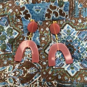 Madewell resin pink arch earrings